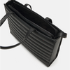 Geantă Calvin Klein Line Quilt Medium Tote, neagră, cu curea crossbody detașabilă